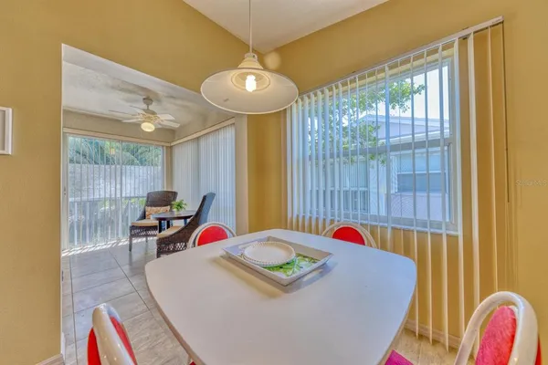 $2,200 | 5634 Sheffield Greene Circle, Unit 18, Sarasota, FL 34235
