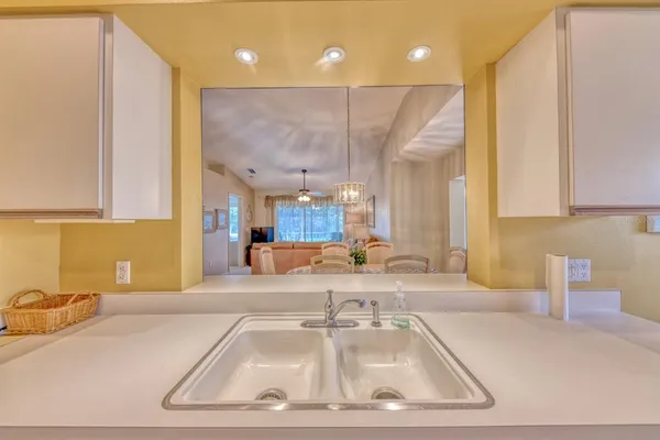 $2,200 | 5634 Sheffield Greene Circle, Unit 18, Sarasota, FL 34235