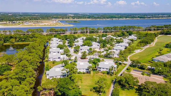 $2,200 | 5634 Sheffield Greene Circle, Unit 18, Sarasota, FL 34235