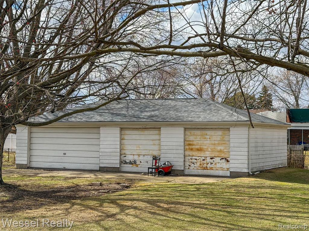 28771 Bunert Road Warren, MI 48088 - Photo 3 of 43