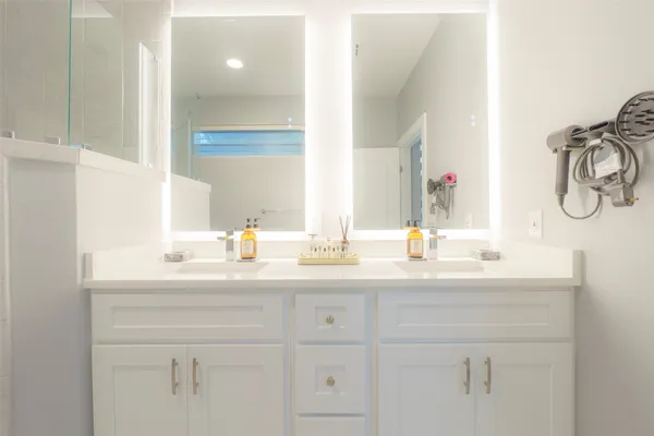 $435,000 | 302 Delmar Avenue, Unit B, Austin, TX 78752