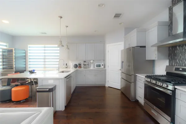 $435,000 | 302 Delmar Avenue, Unit B, Austin, TX 78752