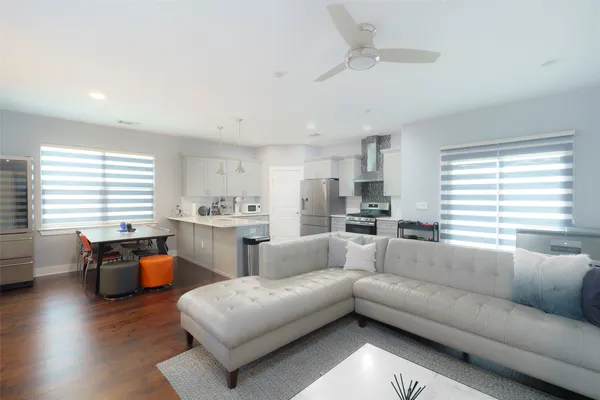 $435,000 | 302 Delmar Avenue, Unit B, Austin, TX 78752