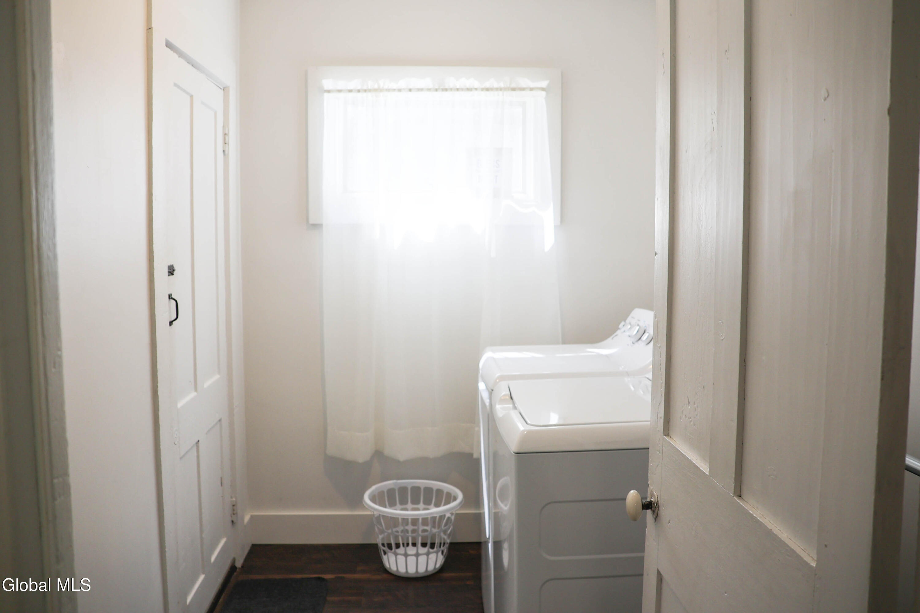 802 Creek Road Crown Point, NY 12928 - Photo 17 of 46 LaundryRoomShot2