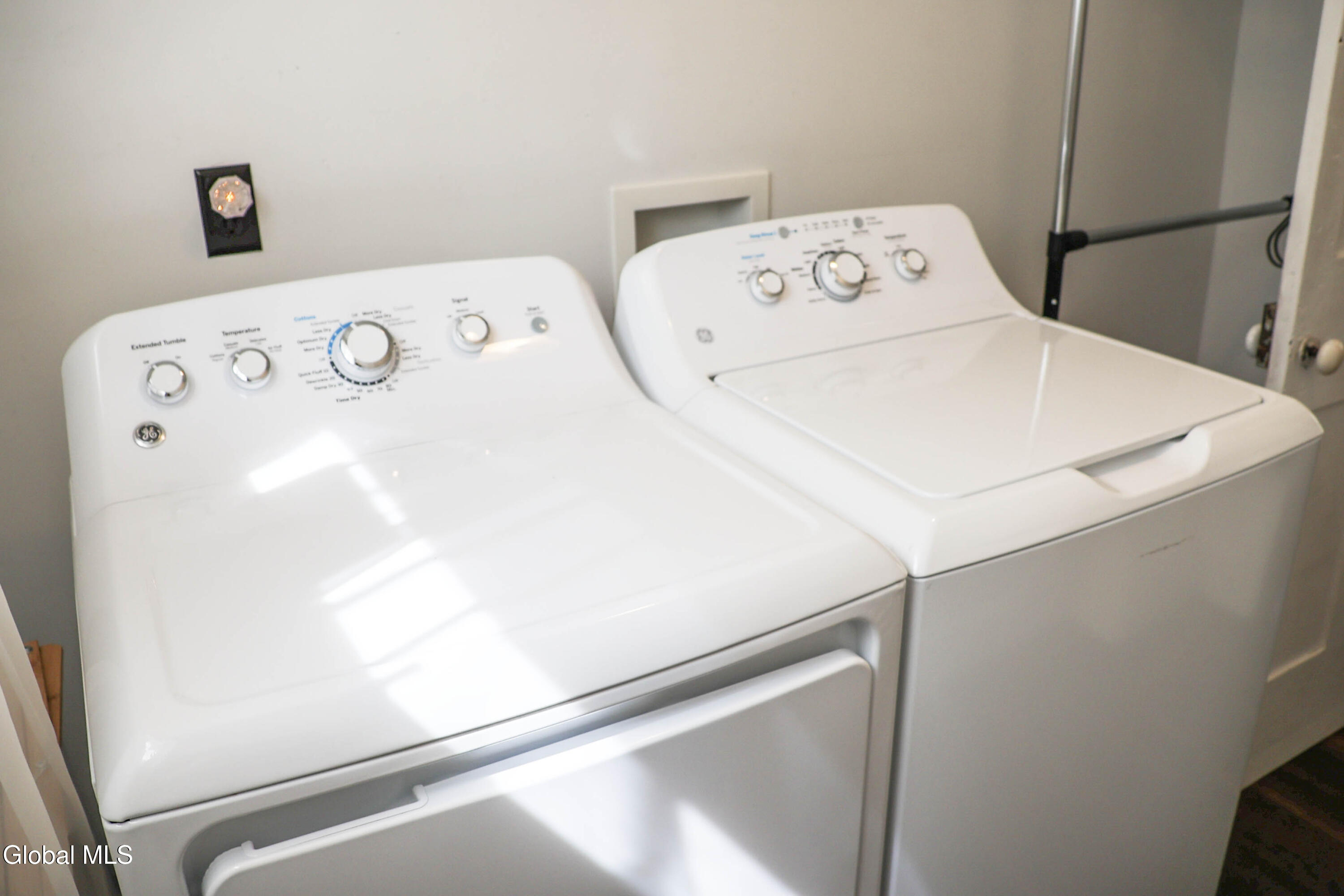 802 Creek Road Crown Point, NY 12928 - Photo 18 of 46 LaundryRoomShot1