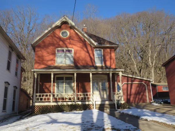 $215,000 | 418 Broadway Street, Galena, IL 61036