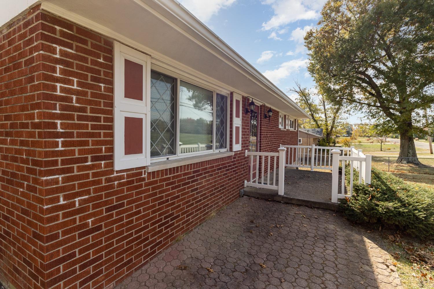 6048 Snyder Road Cincinnati, OH 45247 - Photo 17 of 25