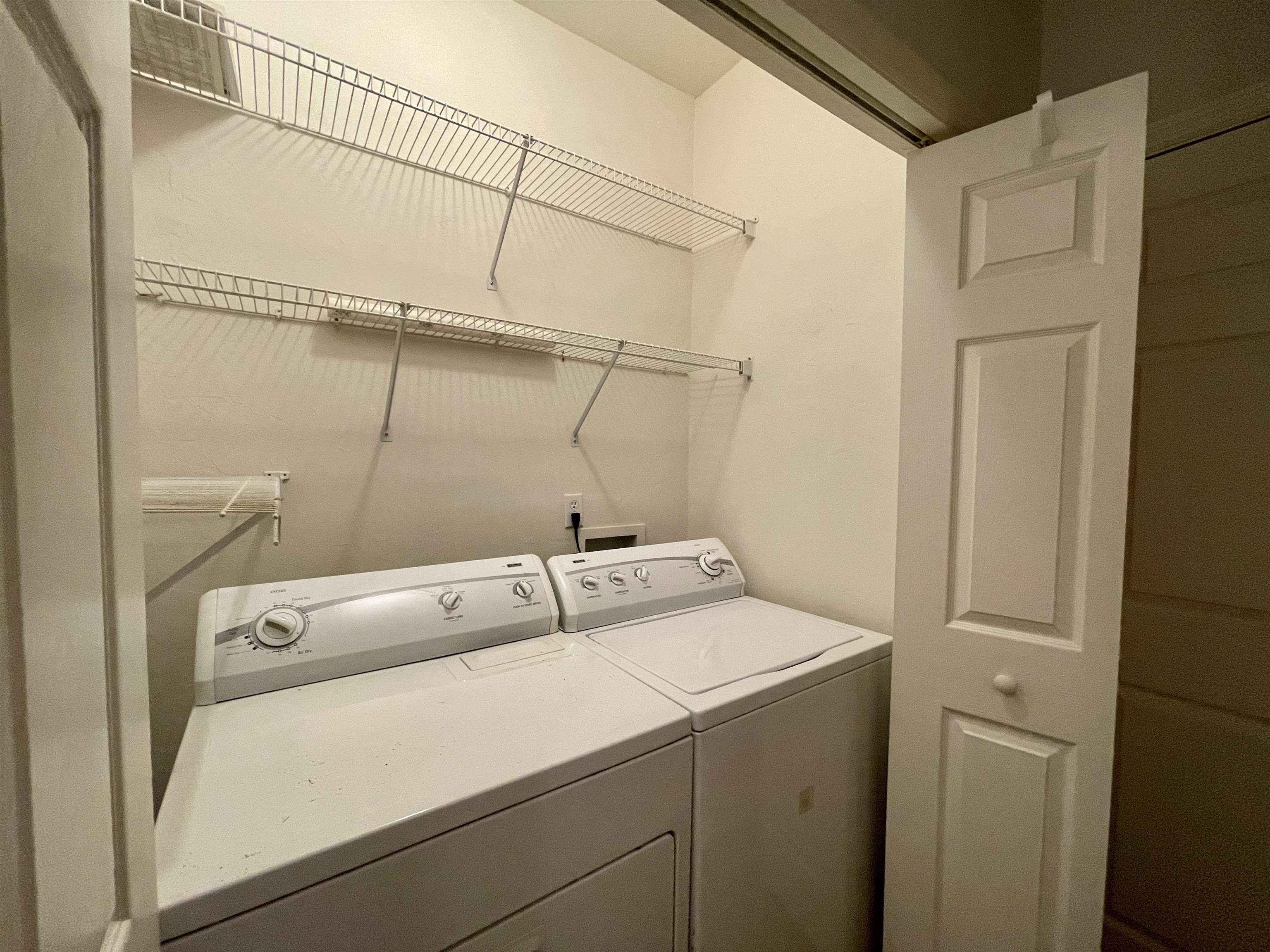 4841 Northwest 75th Road Gainesville, FL 32653 - Photo 17 of 25 a utility room with dryer and washer