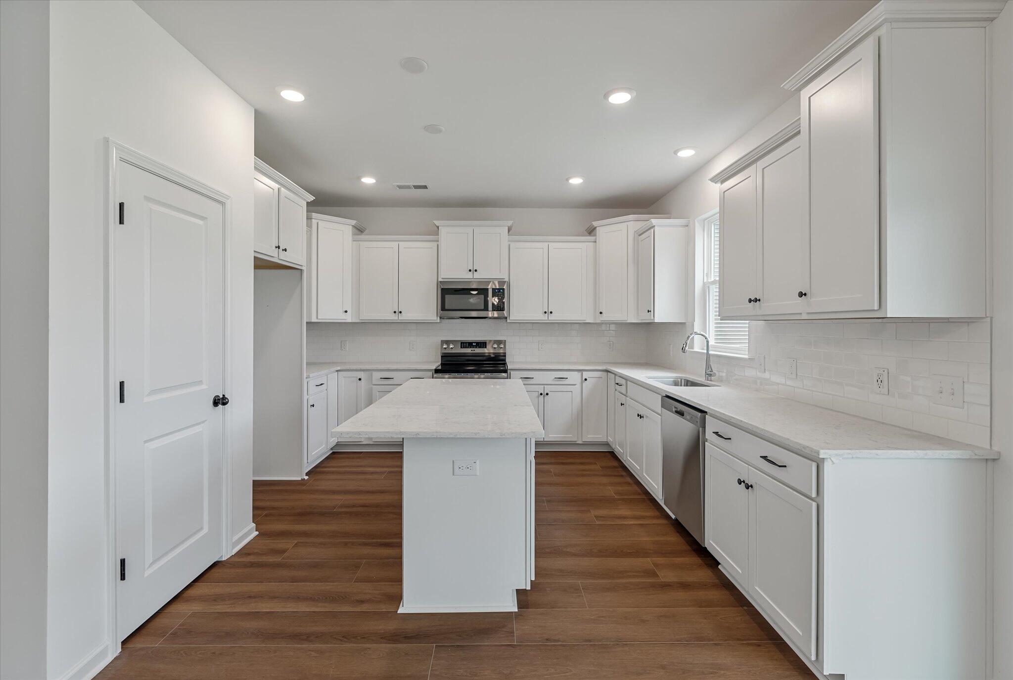 121 Palfrey Drive Ridgeville, SC 29472 - Photo 18 of 46 Kitchen