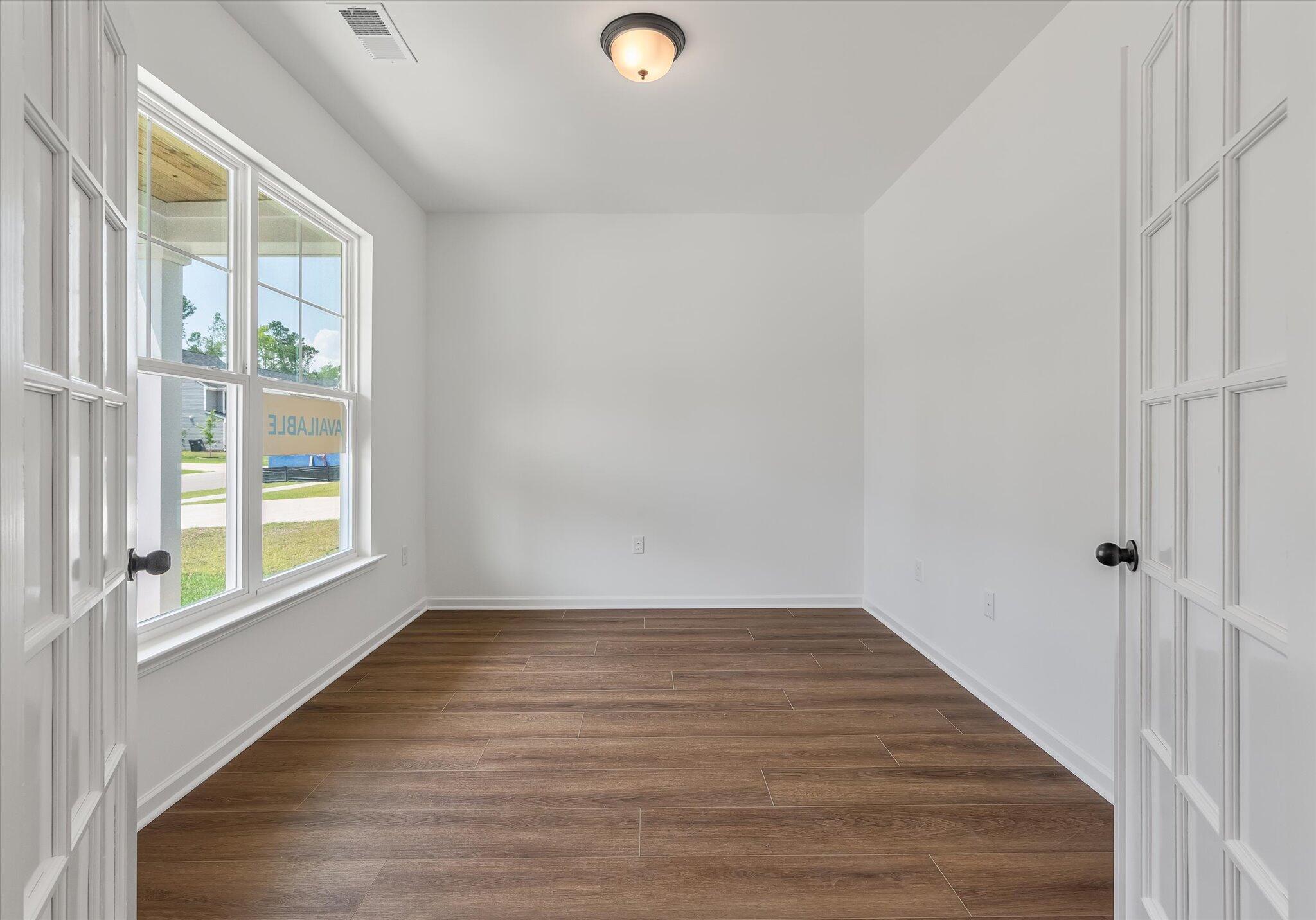 121 Palfrey Drive Ridgeville, SC 29472 - Photo 6 of 46 Office