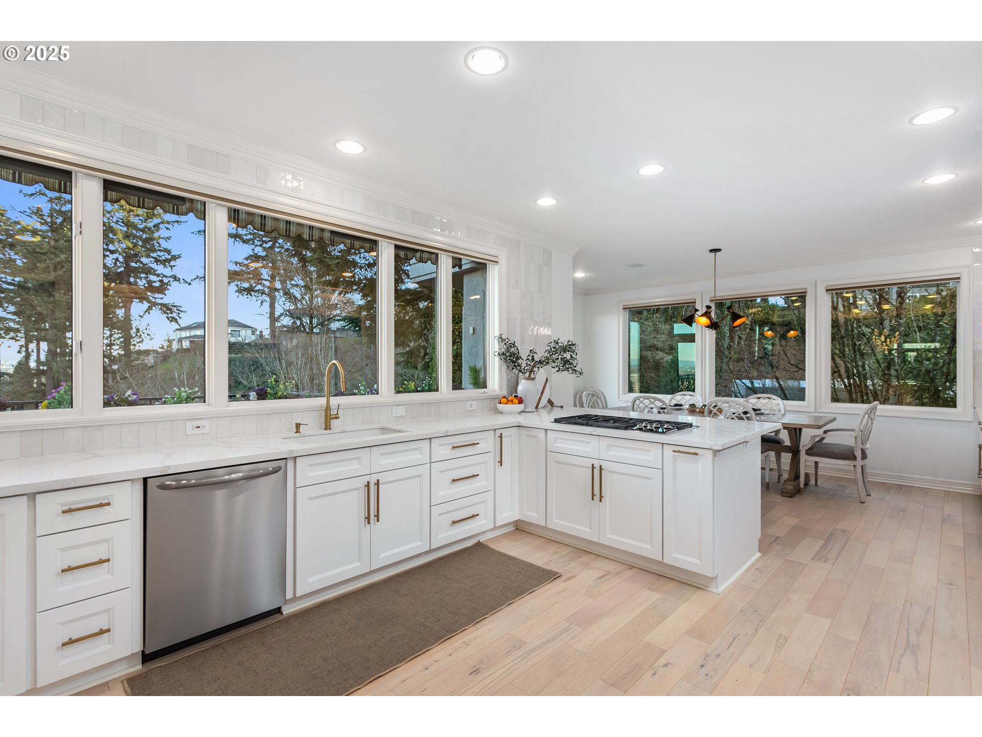 1040 Southwest Myrtle Drive Portland, OR 97201 - Photo 14 of 47