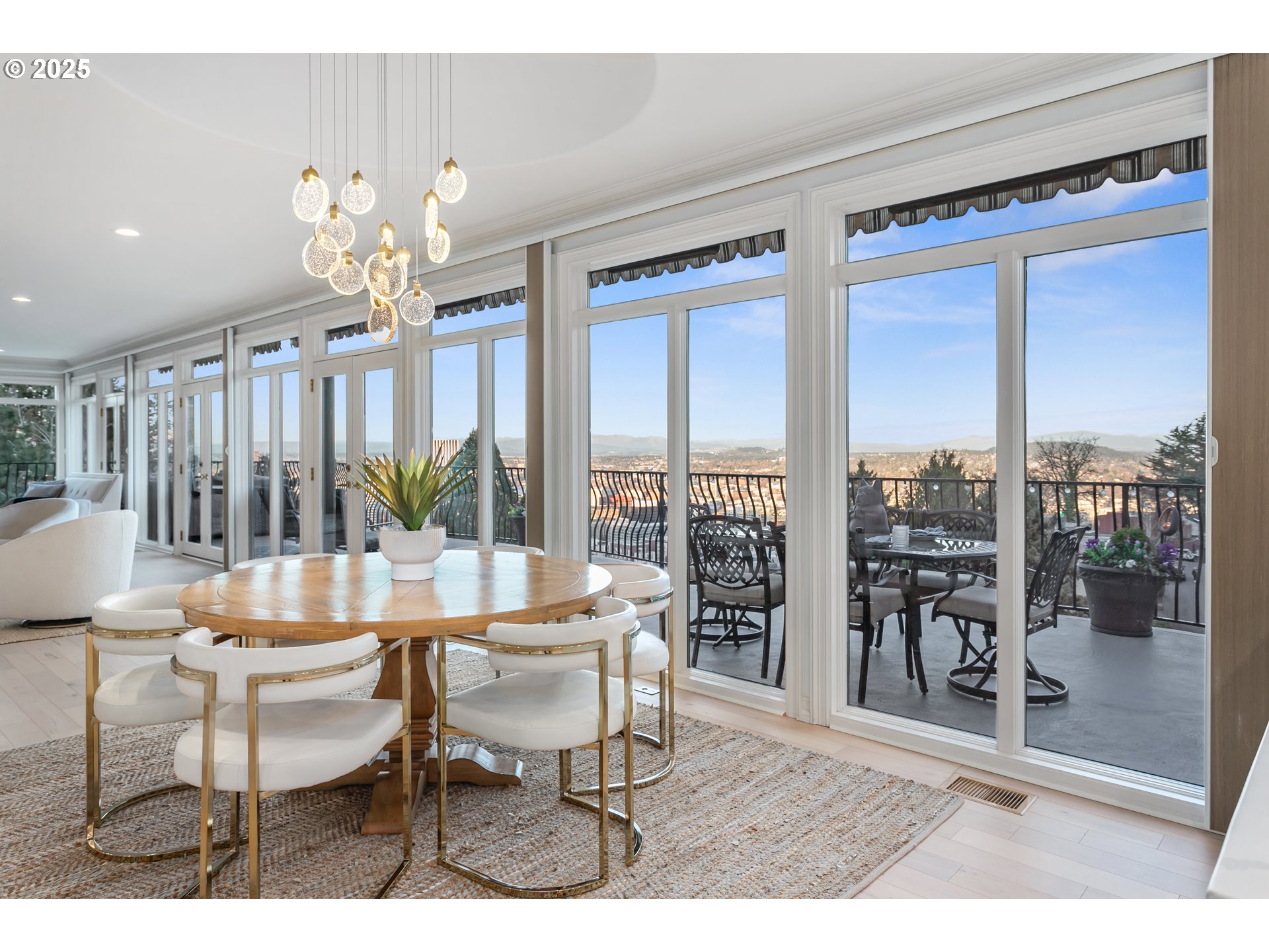 1040 Southwest Myrtle Drive Portland, OR 97201 - Photo 4 of 47