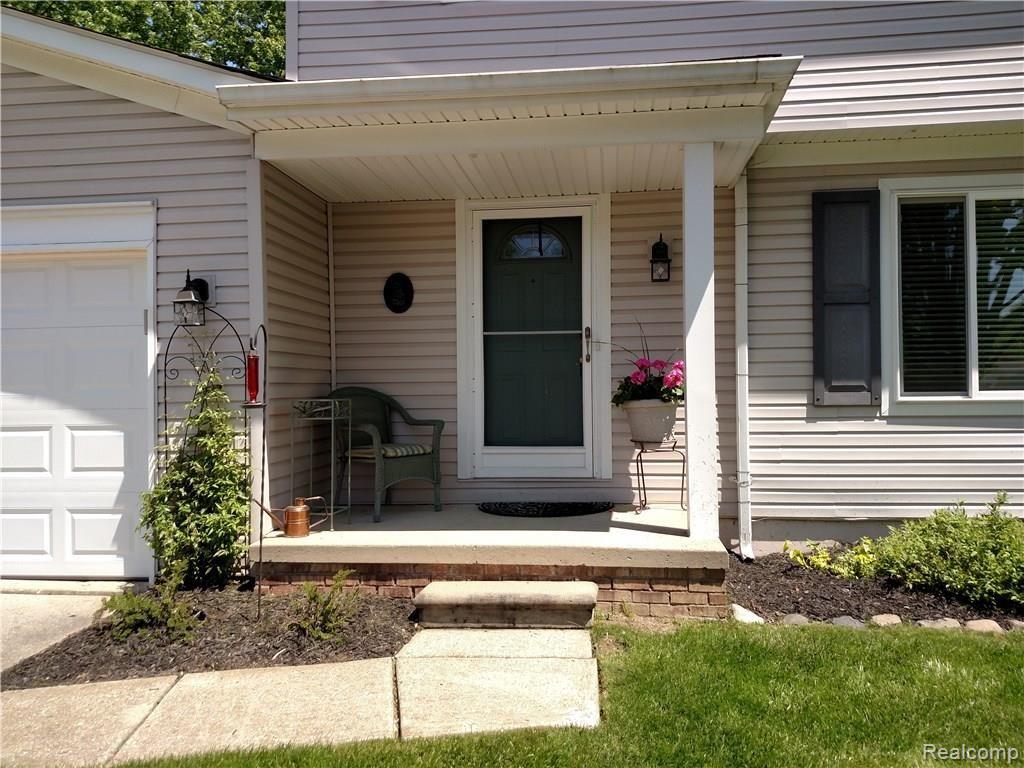 358 Arlington Drive Rochester Hills, MI 48307 - Photo 3 of 20