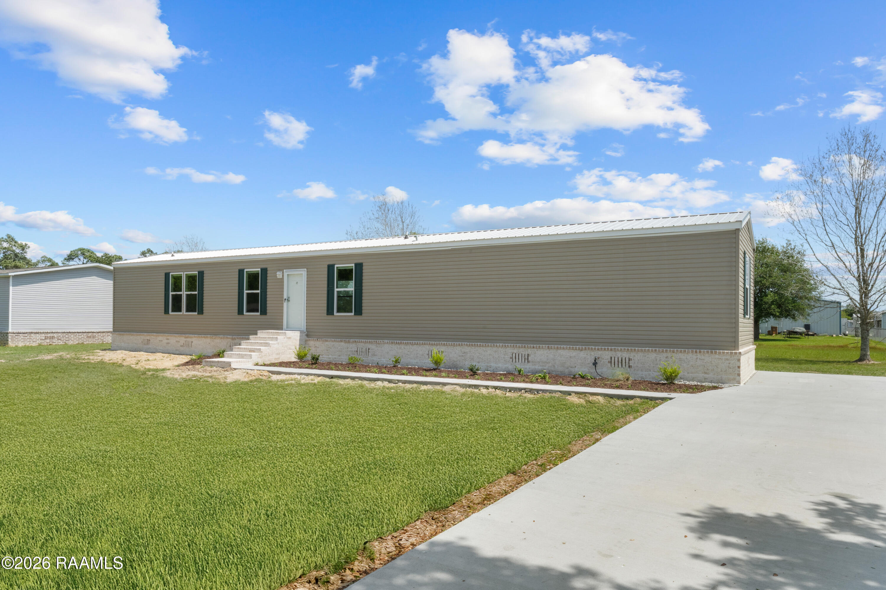 243 Oak Mnr Road Rayne, LA 70578 - Photo 2 of 23 DSC00144 (1)