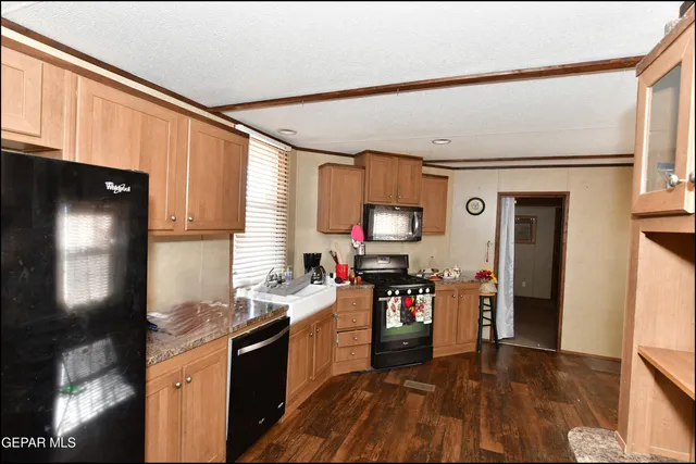 $225,800 | 529 Paloma Blanca Drive, Chaparral, NM 88081