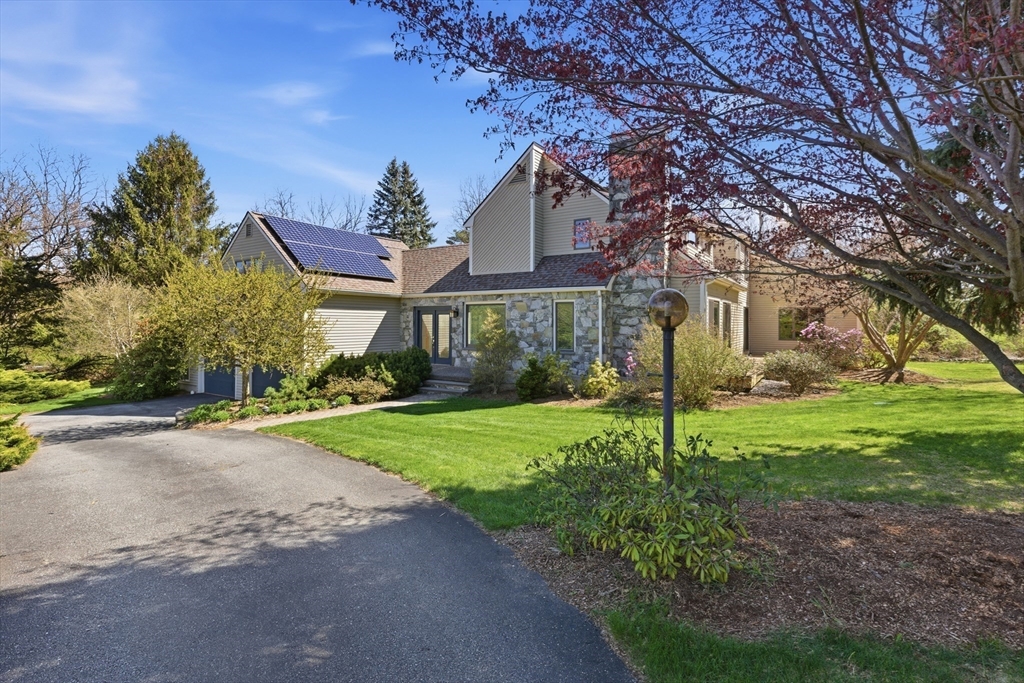 641 Salem End Road Framingham, MA 01702 - Photo 2 of 42 Gallery Image 2