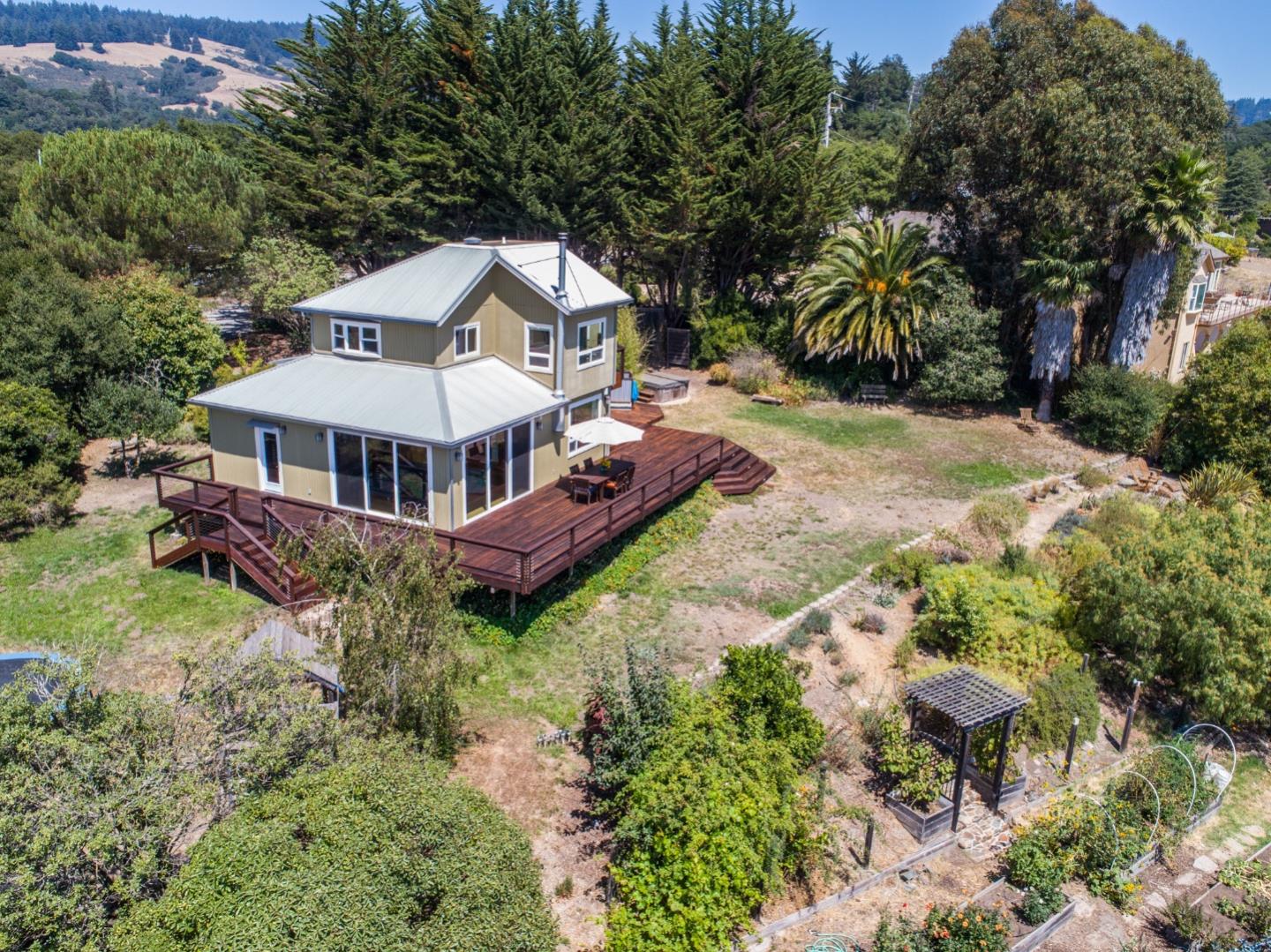 920 Smith Road Watsonville, CA 95076 - Photo 2 of 26