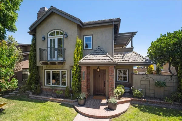 $2,100,000 | 5273 Appian Way, Long Beach, CA 90803