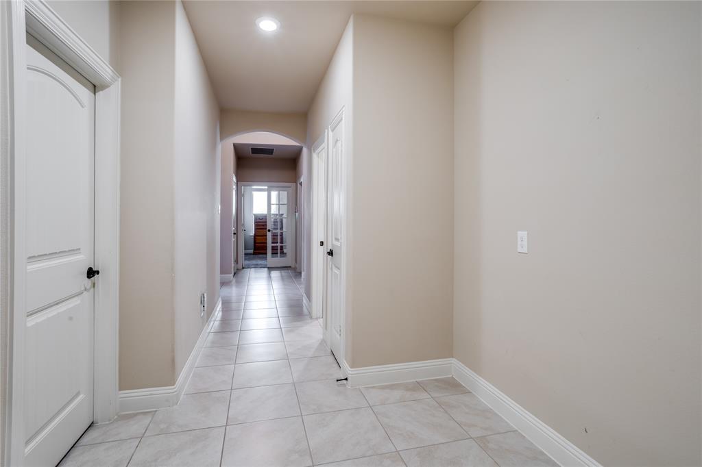 248 Georgetown Drive Forney, TX 75126 - Photo 24 of 39 a view of a hallway