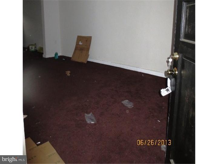 542 Hampden Road Upper Darby, PA 19082 - Photo 2 of 16
