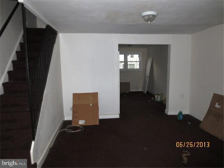 542 Hampden Road Upper Darby, PA 19082 - Photo 3 of 16