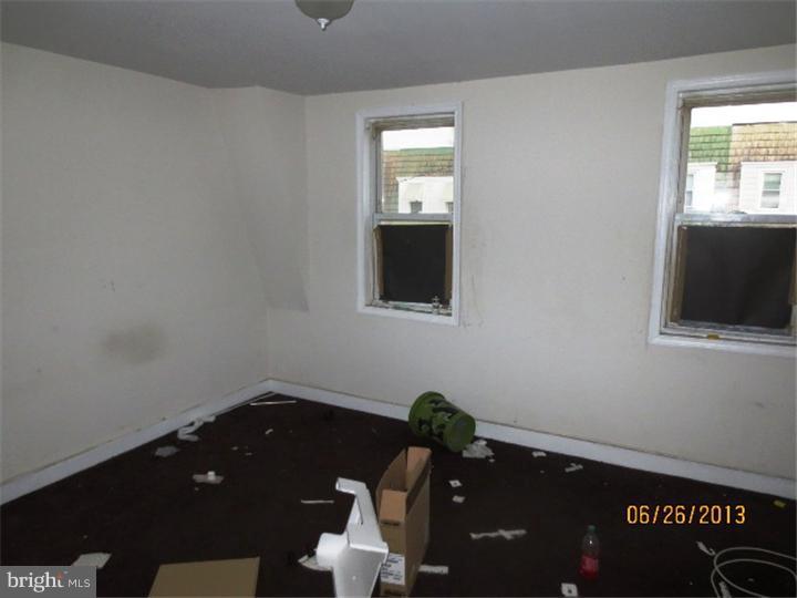 542 Hampden Road Upper Darby, PA 19082 - Photo 10 of 16