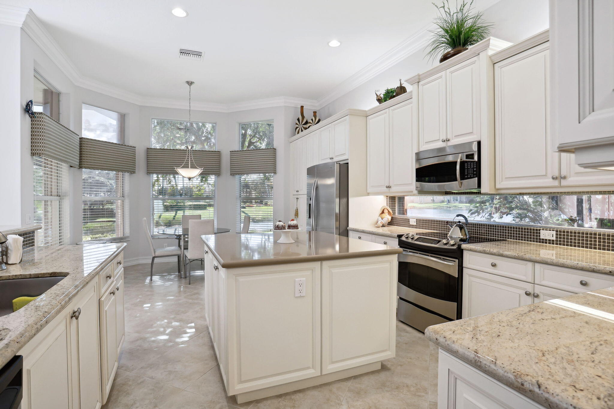 6984 Corning Circle Boynton Beach, FL 33437 - Photo 7 of 49 21-web-or-mls-0E2A7579