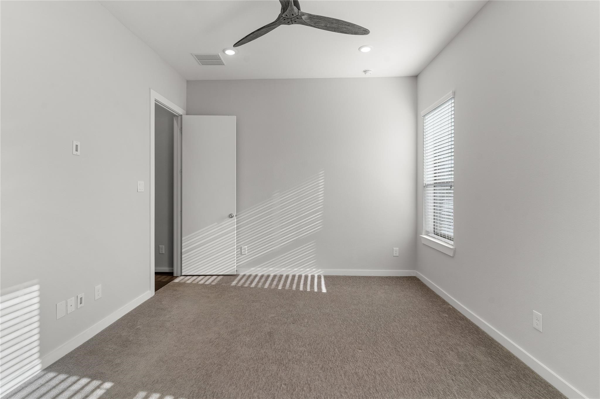 4705 Thornton Grove Houston, TX 77018 - Photo 15 of 27