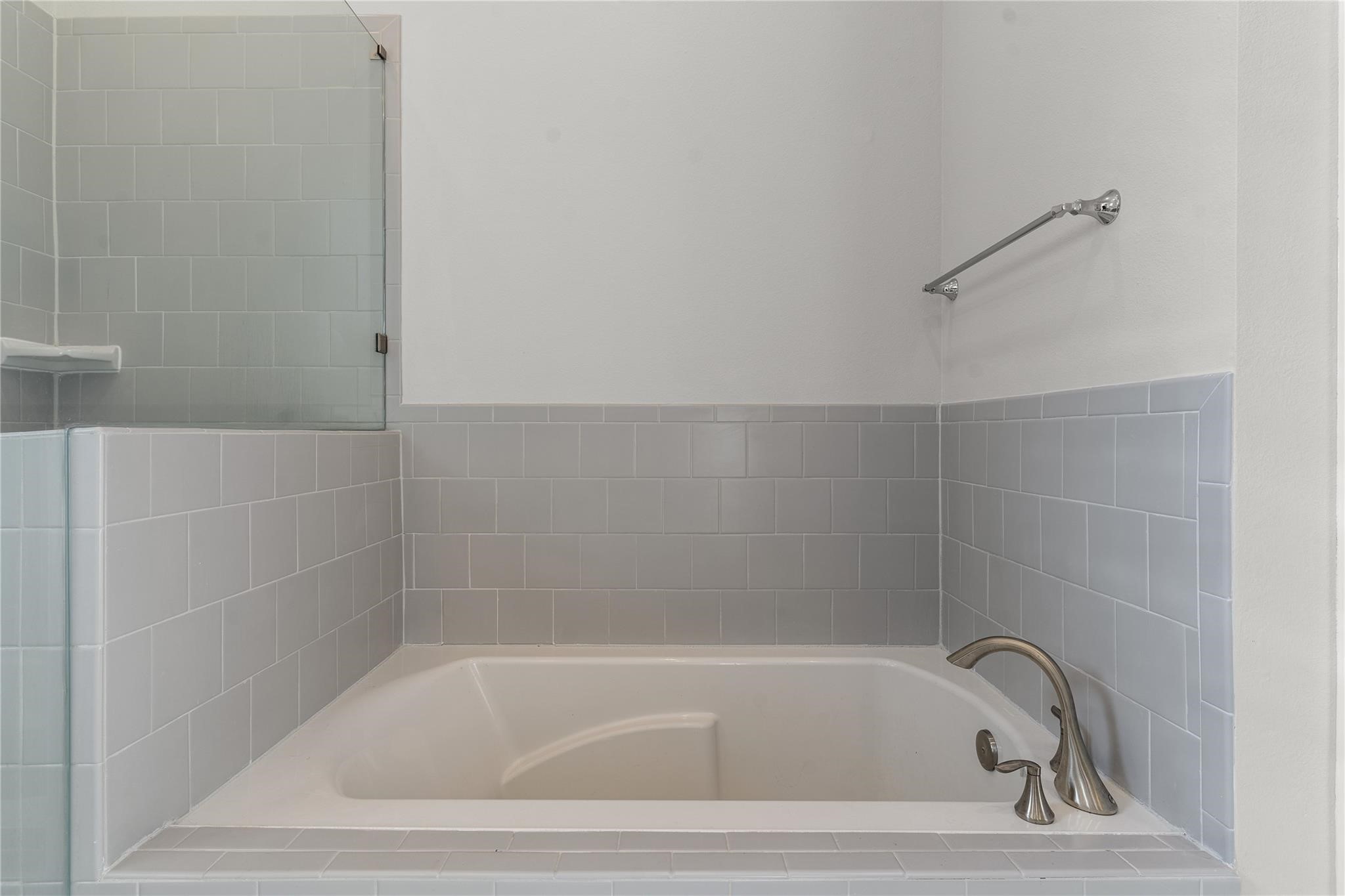 4705 Thornton Grove Houston, TX 77018 - Photo 18 of 27