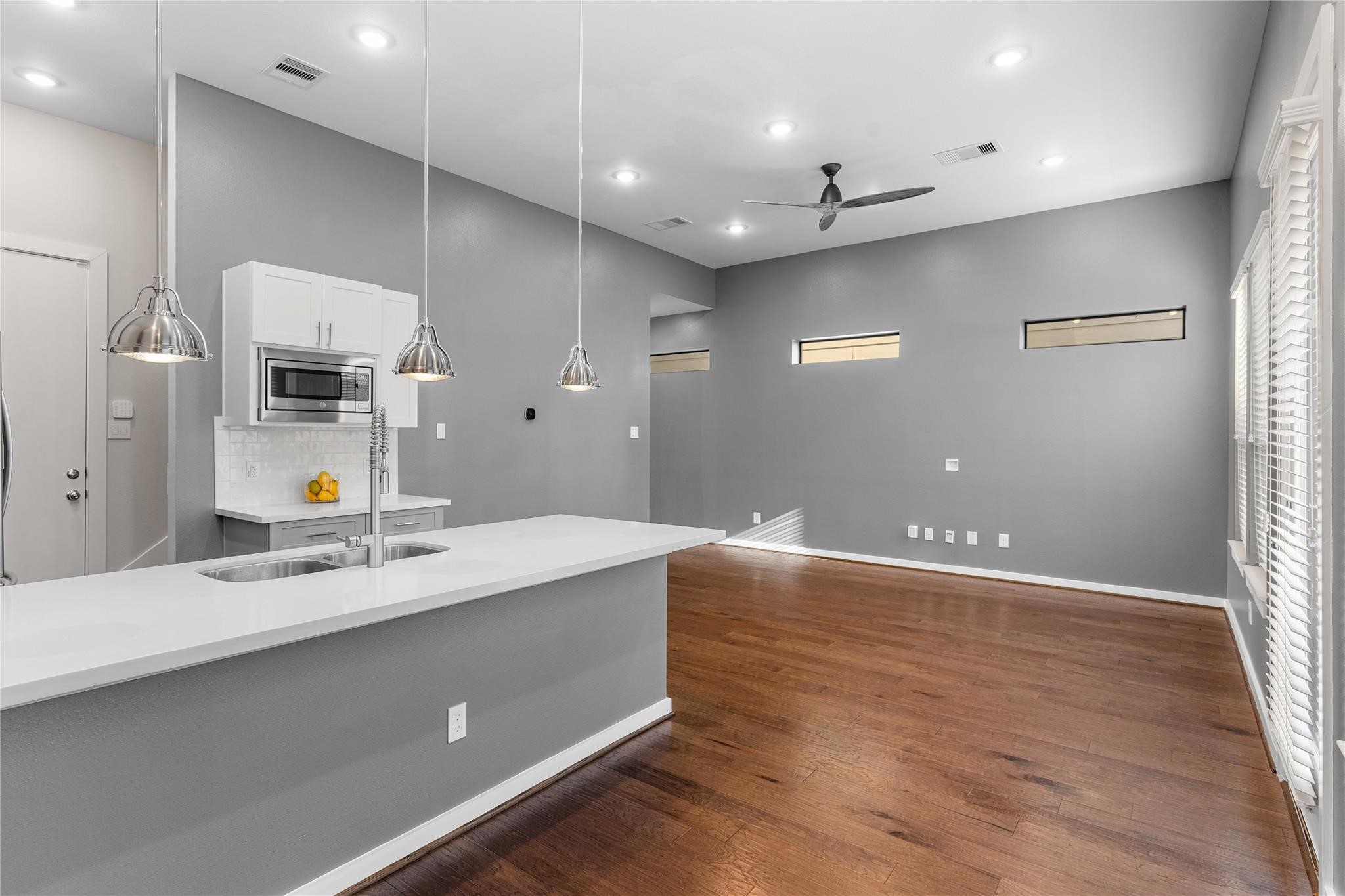 4705 Thornton Grove Houston, TX 77018 - Photo 10 of 27