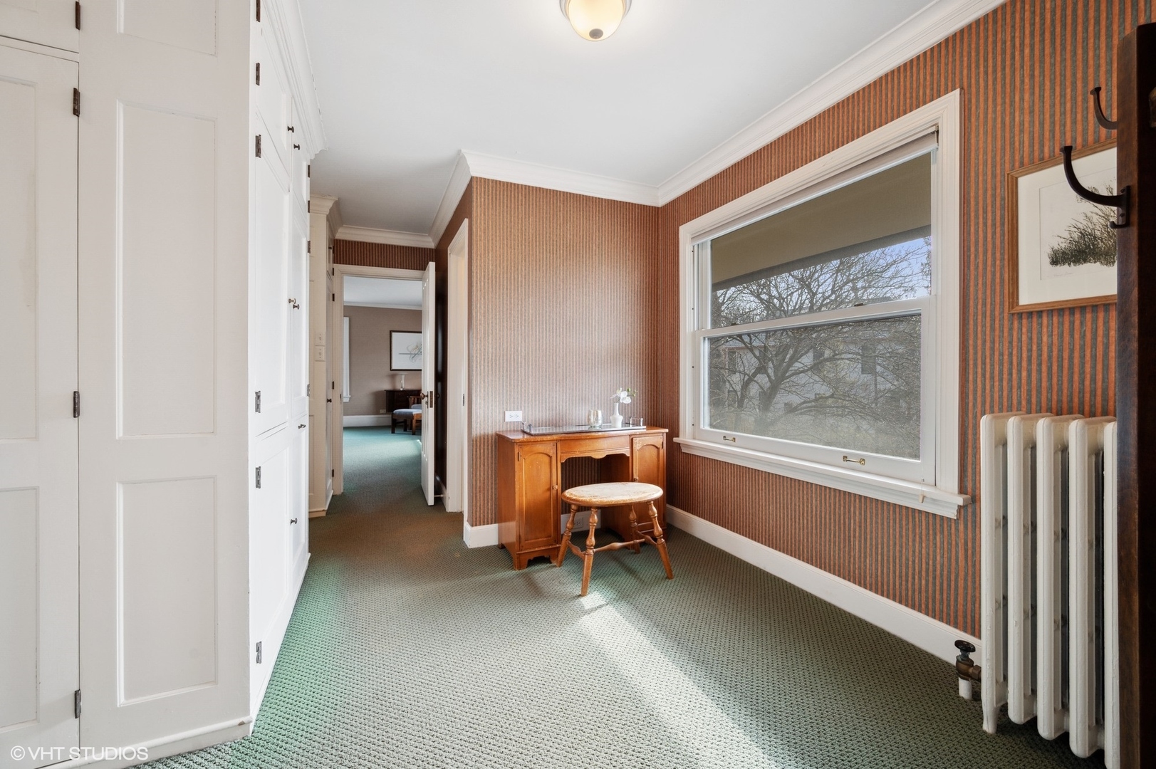 881 Private Road Winnetka, IL 60093 - Photo 30 of 60 a room with furniture and a window