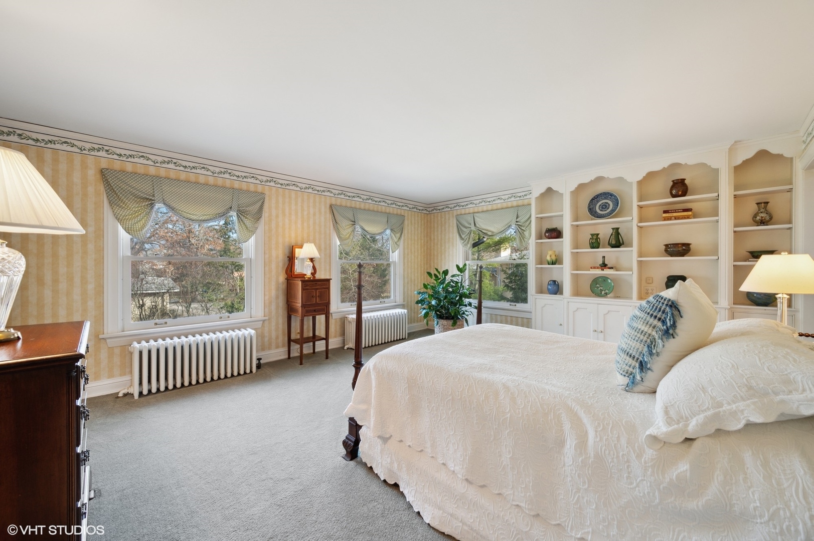 881 Private Road Winnetka, IL 60093 - Photo 36 of 60 a spacious bedroom with a bed and a window