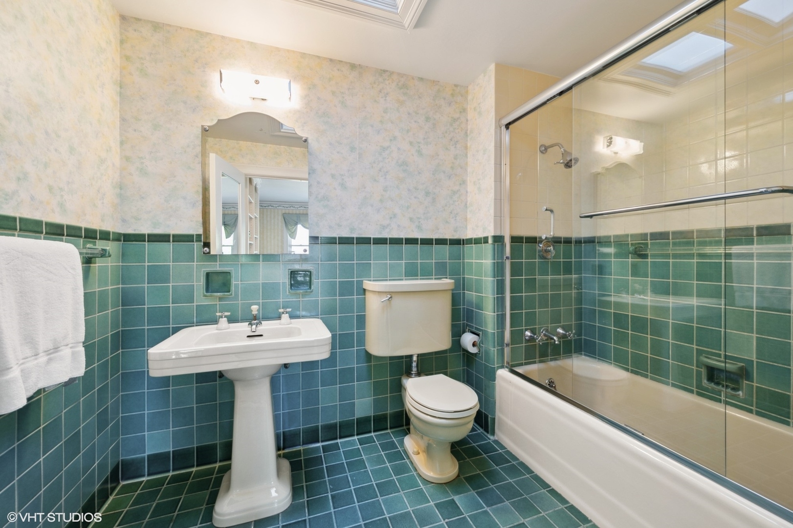 881 Private Road Winnetka, IL 60093 - Photo 37 of 60 a bathroom with a sink toilet and shower