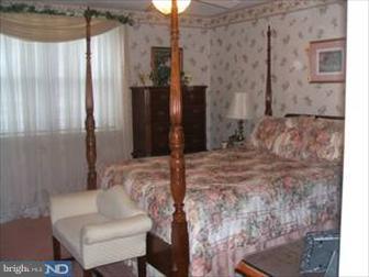 2314 Rhawn Street Philadelphia, PA 19152 - Photo 4 of 6 Gallery Image 4