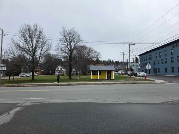 $825 | 96 Main Street, Unit #1, Lancaster, NH 03584