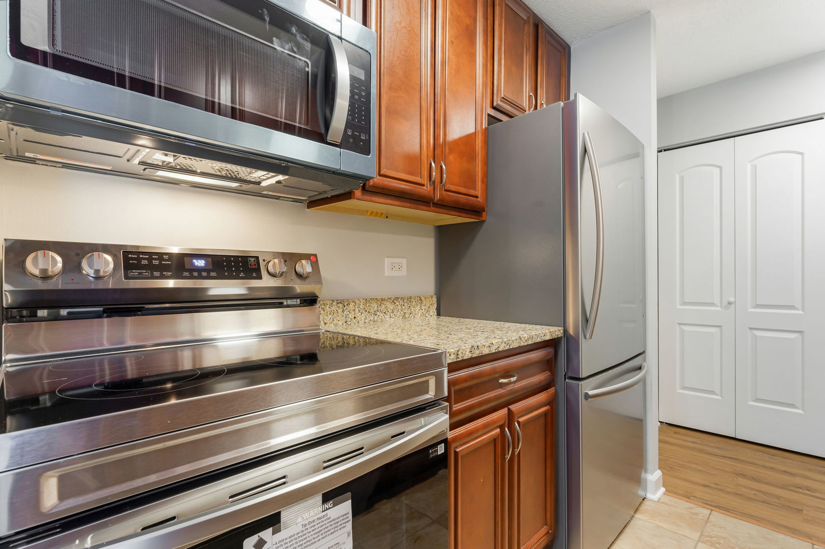 1043 South York Road, Unit 310 Bensenville, IL 60106 - Photo 8 of 16