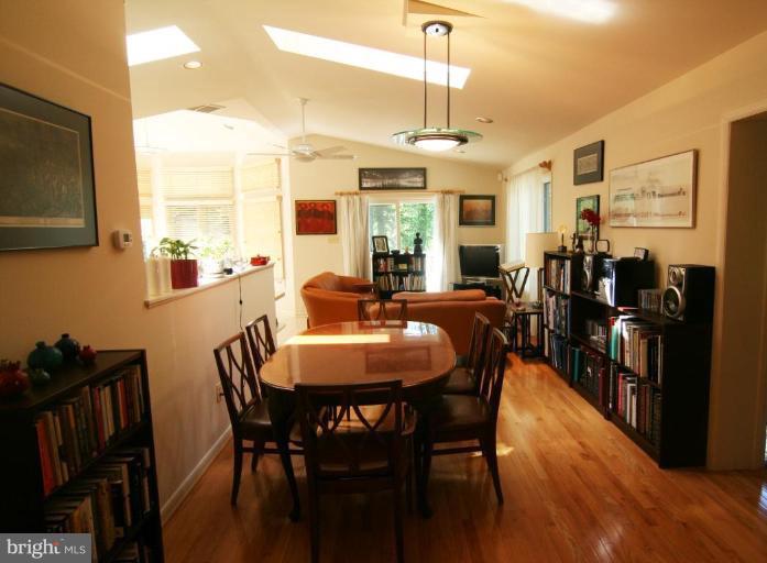 7716 Sebago Road Bethesda, MD 20817 - Photo 3 of 20 Dining Area