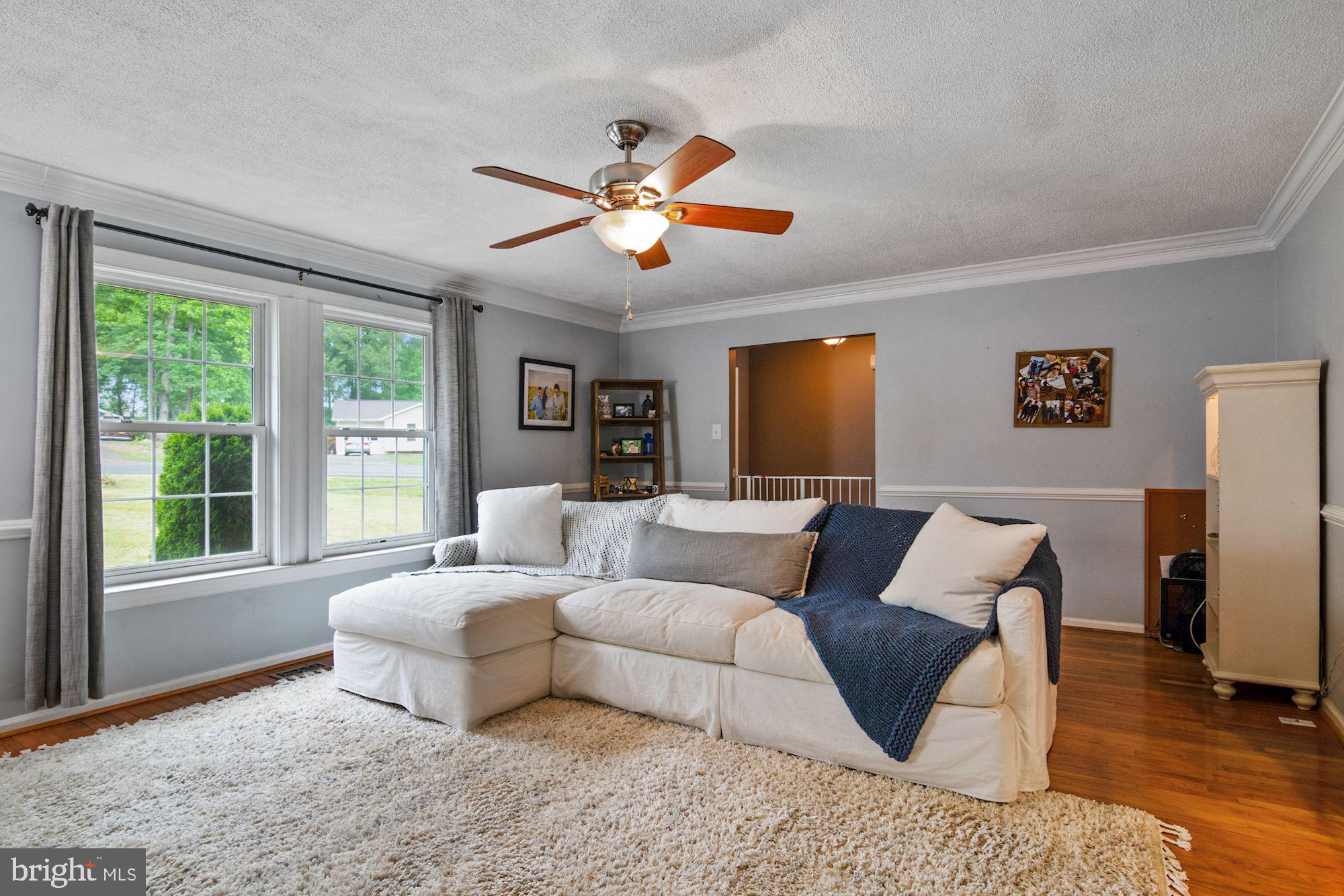 136 Choptank Road Stafford, VA 22556 - Photo 7 of 19 Living Room