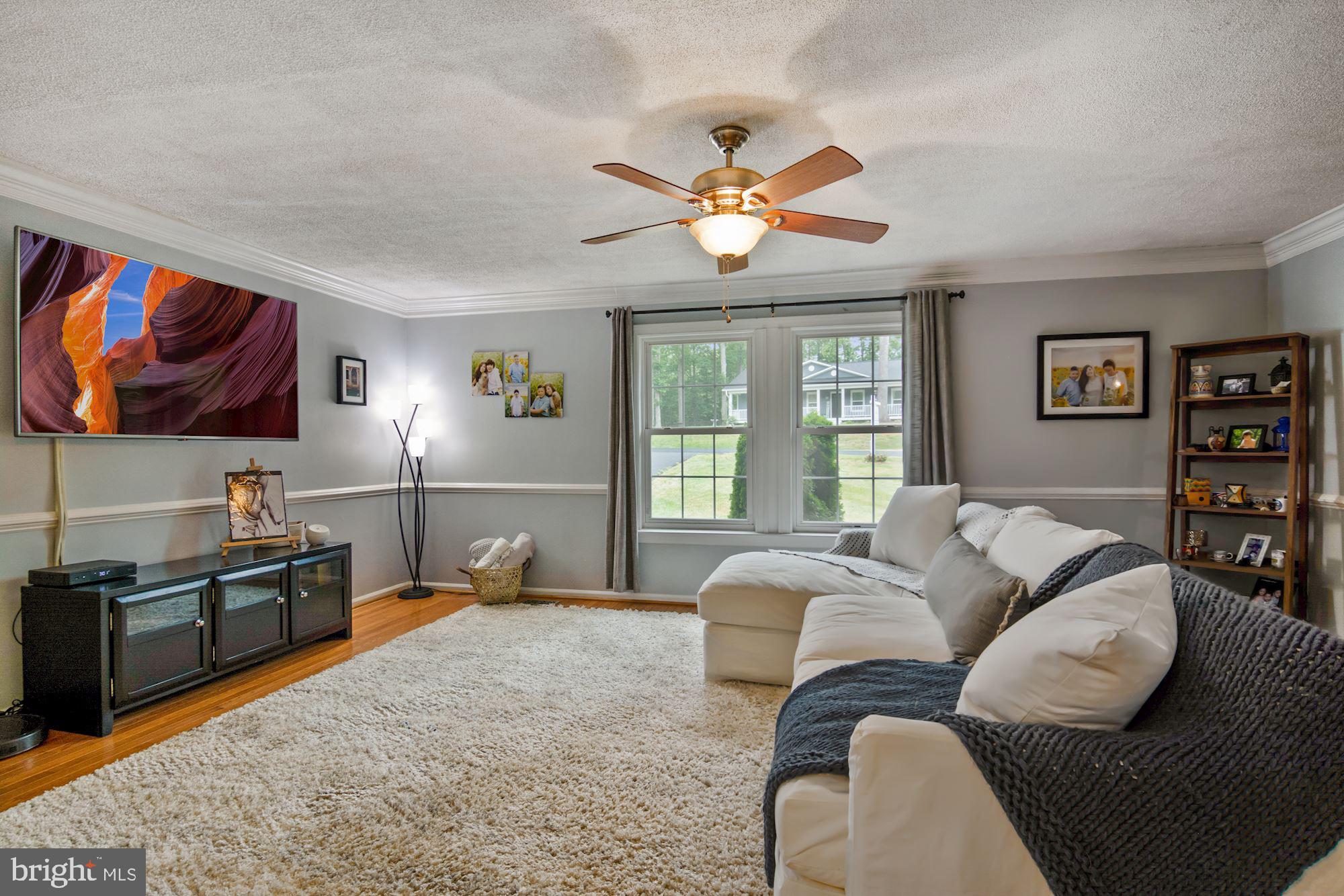 136 Choptank Road Stafford, VA 22556 - Photo 8 of 19 Living Room