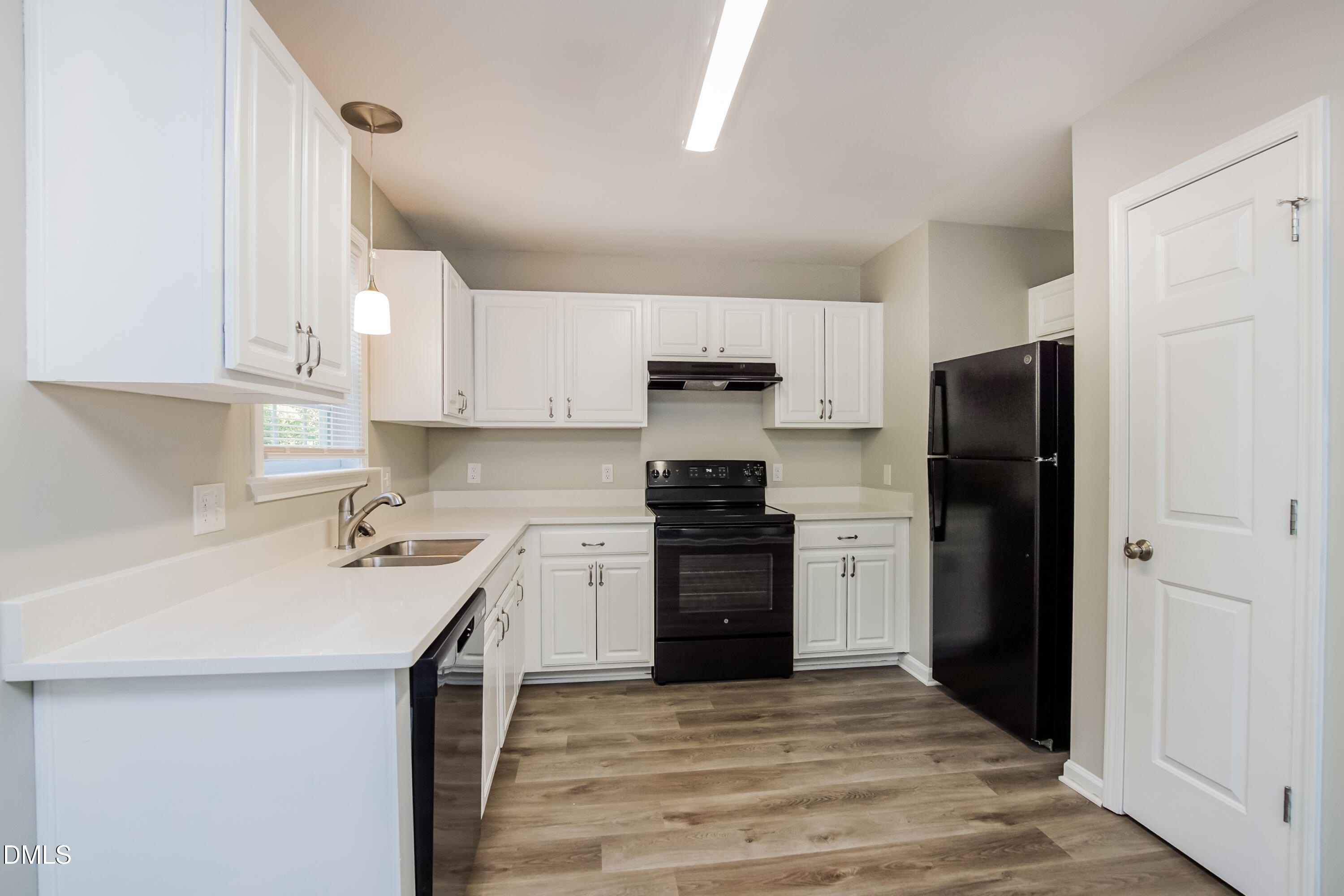 197 Barewood Drive Four Oaks, NC 27524 - Photo 7 of 16 022-photo-kitchen-12747963