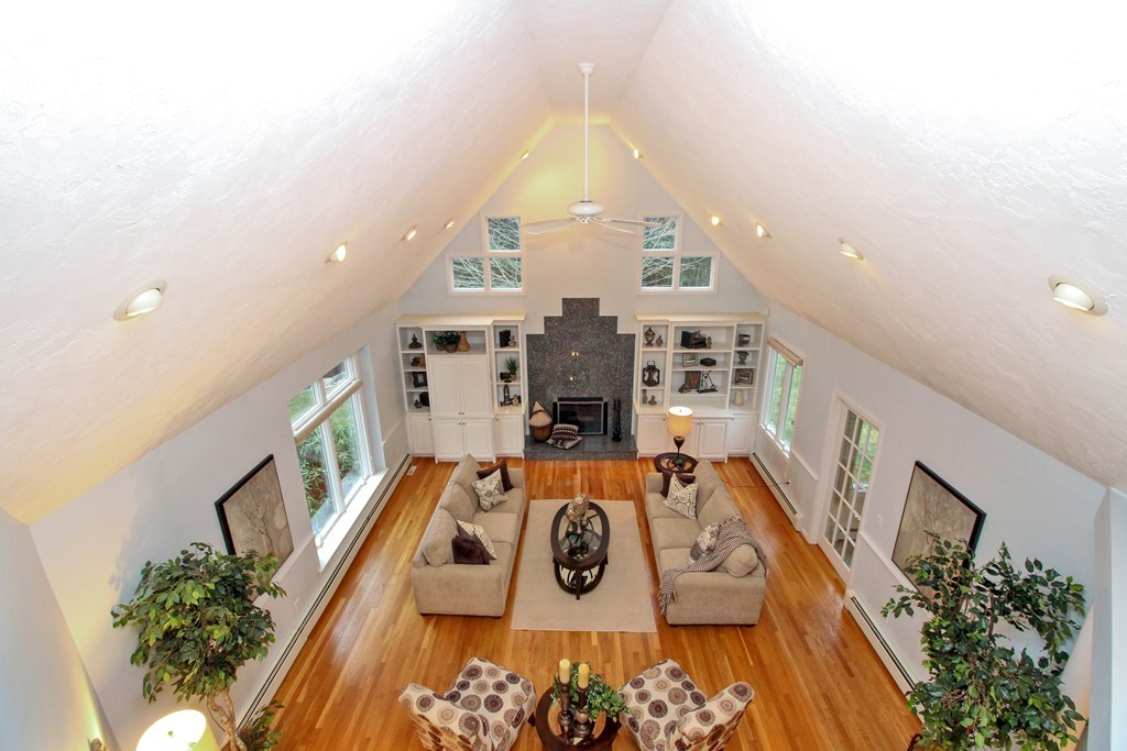 102 Upland Road Sharon, MA 02067 - Photo 5 of 29 Gallery Image 5