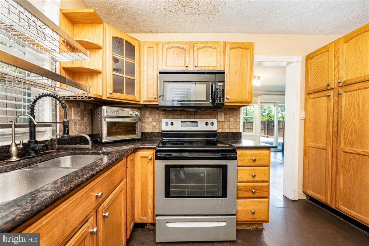 5968 Grove Hill Road Frederick, MD 21703 - Photo 8 of 43 Kitchen