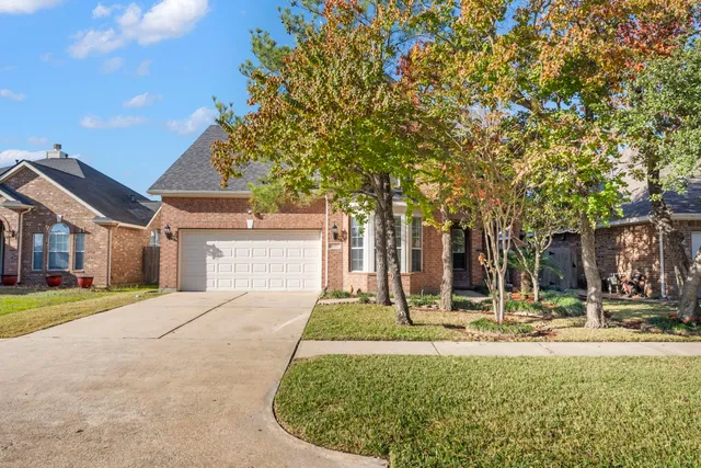 $369,000 | 4318 Countrycrossing Drive, Spring, TX 77388