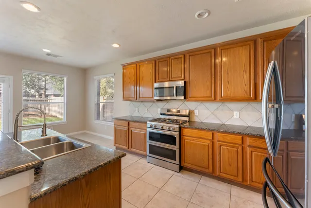 $369,000 | 4318 Countrycrossing Drive, Spring, TX 77388