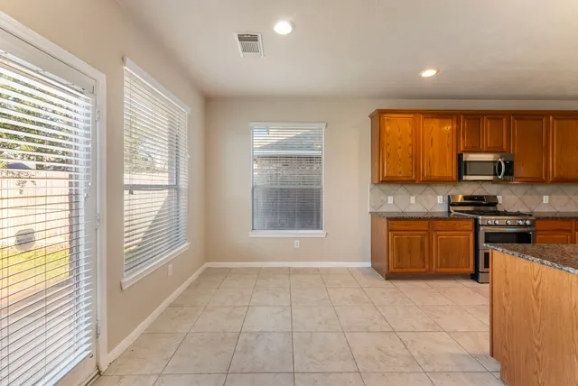 $369,000 | 4318 Countrycrossing Drive, Spring, TX 77388