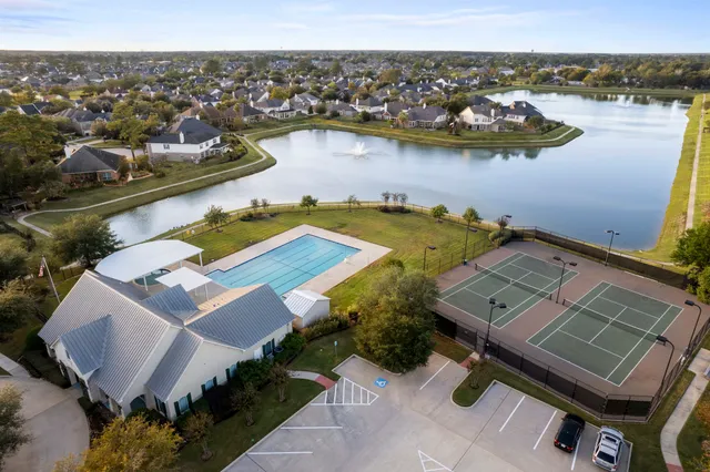 $369,000 | 4318 Countrycrossing Drive, Spring, TX 77388