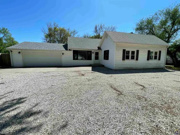 $179,900 | 209 West 5th Street, Lebo, KS 66856