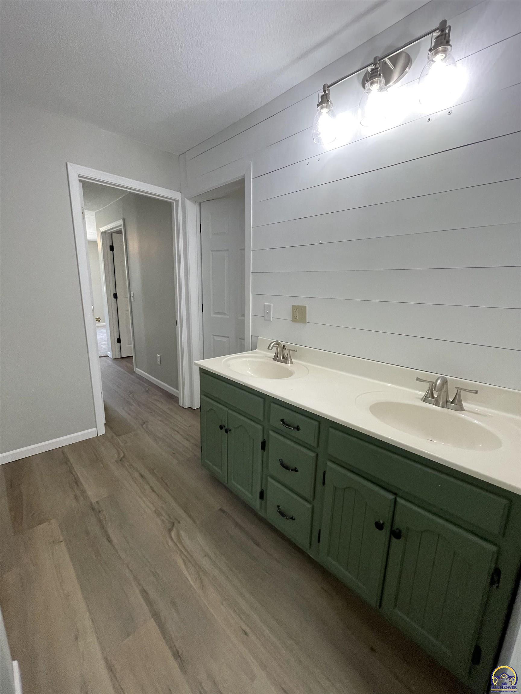 209 West 5th Street Lebo, KS 66856 - Photo 11 of 21