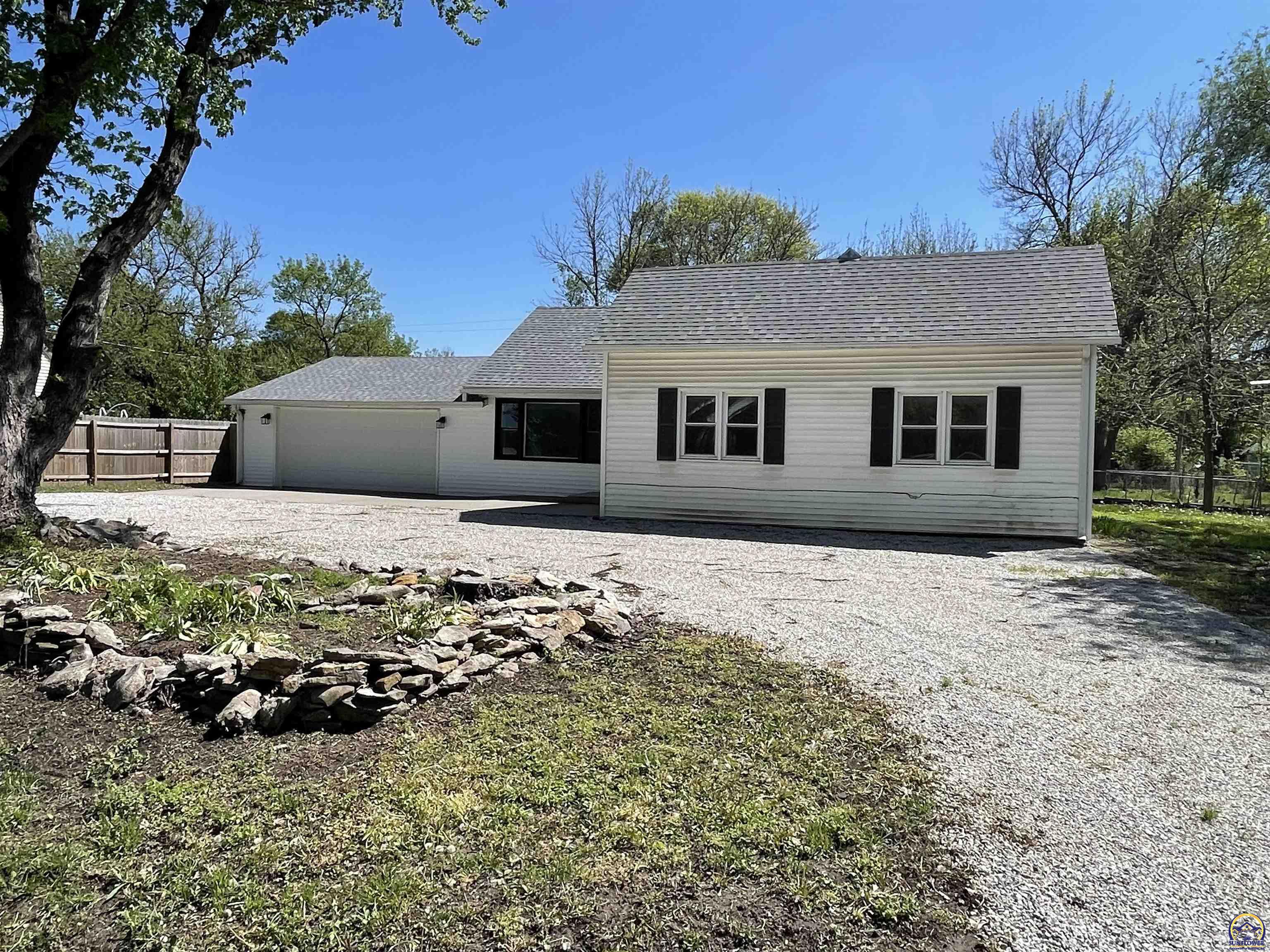 209 West 5th Street Lebo, KS 66856 - Photo 2 of 21