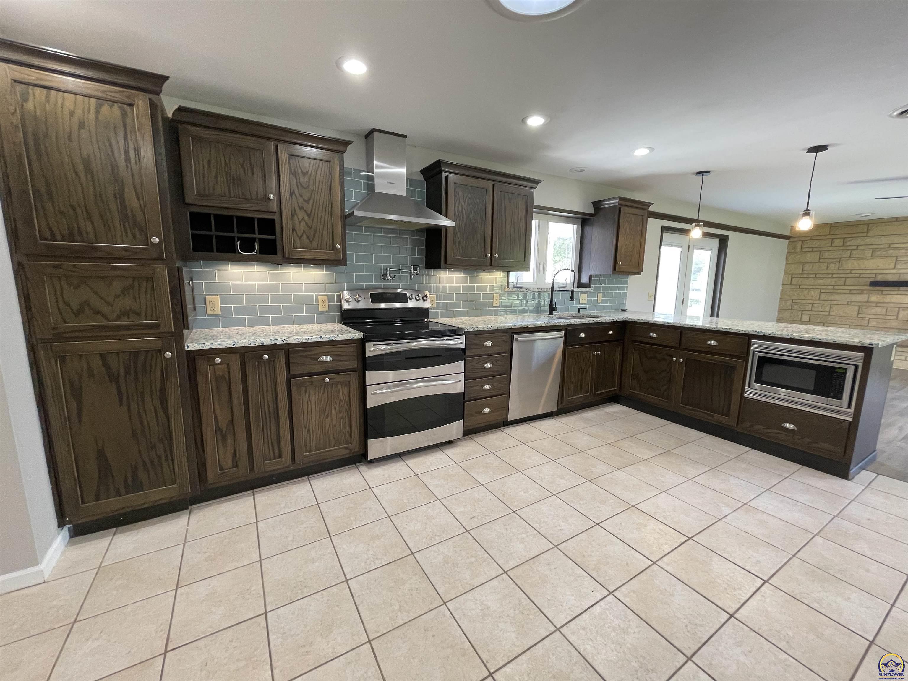 209 West 5th Street Lebo, KS 66856 - Photo 4 of 21